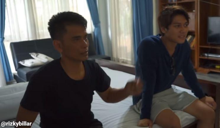 Rizky Billar dan ayah Lesty Kejora. (Youtube/RizkyBillar)