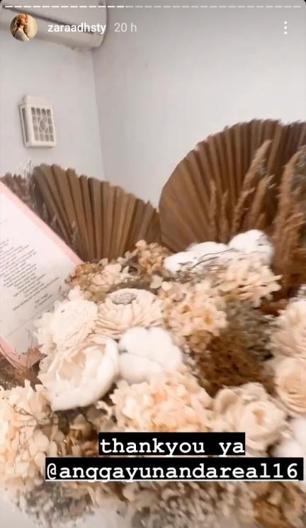 Angga Yunanda kirim bunga ke Adhisty Zara (Instagram/@zaraadhsty)