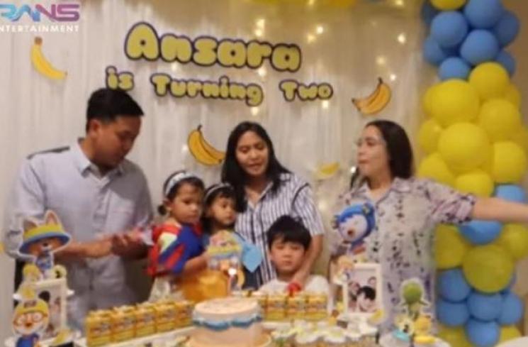 Ansara, keponakan Nagita Slavina ulang tahun. (Youtube/RANSEntertainment)