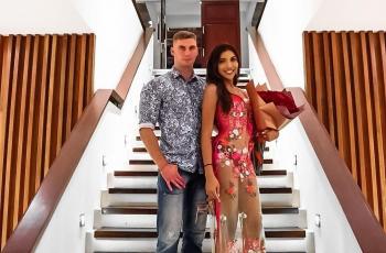Badan Kekar Disorot, 5 Potret Artur Kavunov Pacar Bule Millendaru