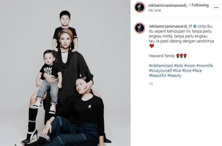 Nikita Mirzani dan anak-anaknya. (Instagram/@nikitamirzanimawardi_17)