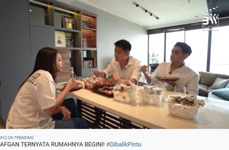 Boy saat makan bersama Afgan dan Rossa (Youtube.com/BoyWilliam)