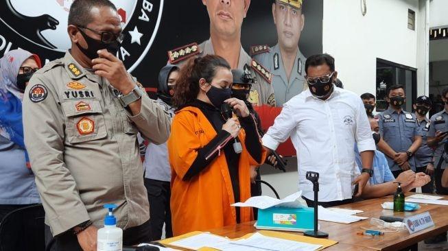 Polisi saat gelar preskon penangkapan Reza Artamevia terkait narkoba [Matamata.com/Yuliani]