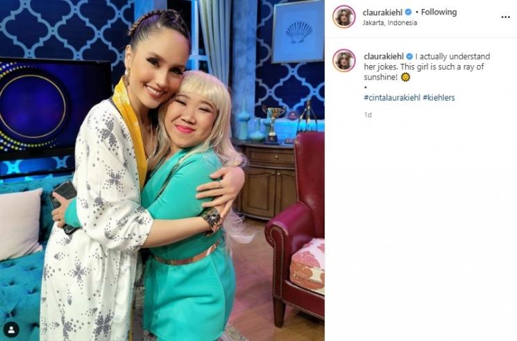 Cinta Laura dan Kiky Saputri. (Instagram/@claurakiehl)