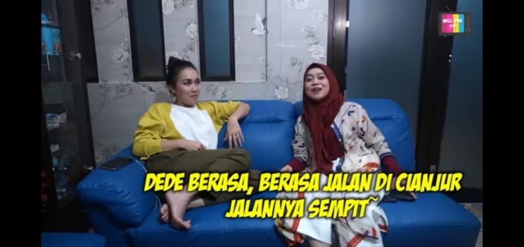 Ayu Ting Ting dan Lesty Kejora (YouTube/Qiss You TV)