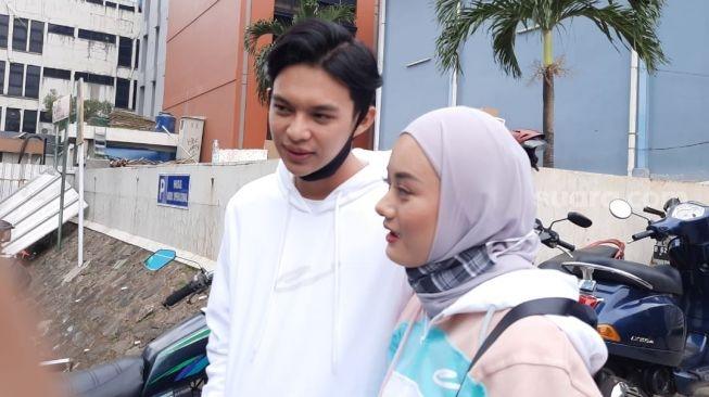 Dinda Hauw dan Rey Mbayang (MataMata.com/Ismail)