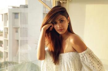 Dituding Cekoki Pacar Narkoba, Kisah Hidup Rhea Chakraborty Akan Jadi Film?