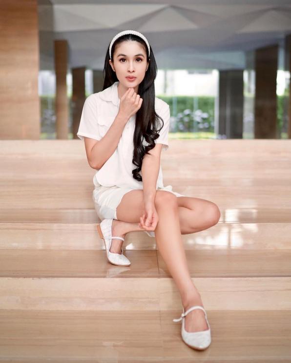 Sandra Dewi. (Instagram/@sandradewi88)