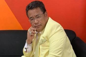Langka, Hotman Paris Unggah Momen Kemesraan dengan Istri: Adem Banget Lihatnya!