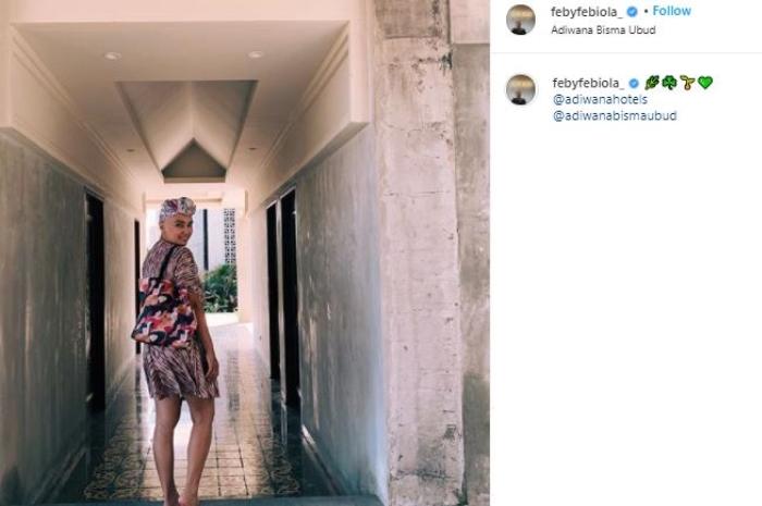 Feby Febiola pakai topi. (Instagram/@febyfebiola_)