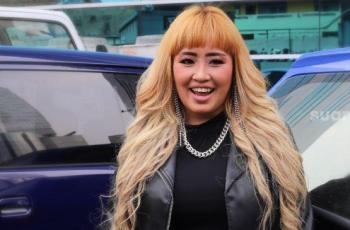 Dari Terpaksa Jual Pisang Goreng, Pinkan Mambo Kini Miliki Showroom Ferrari