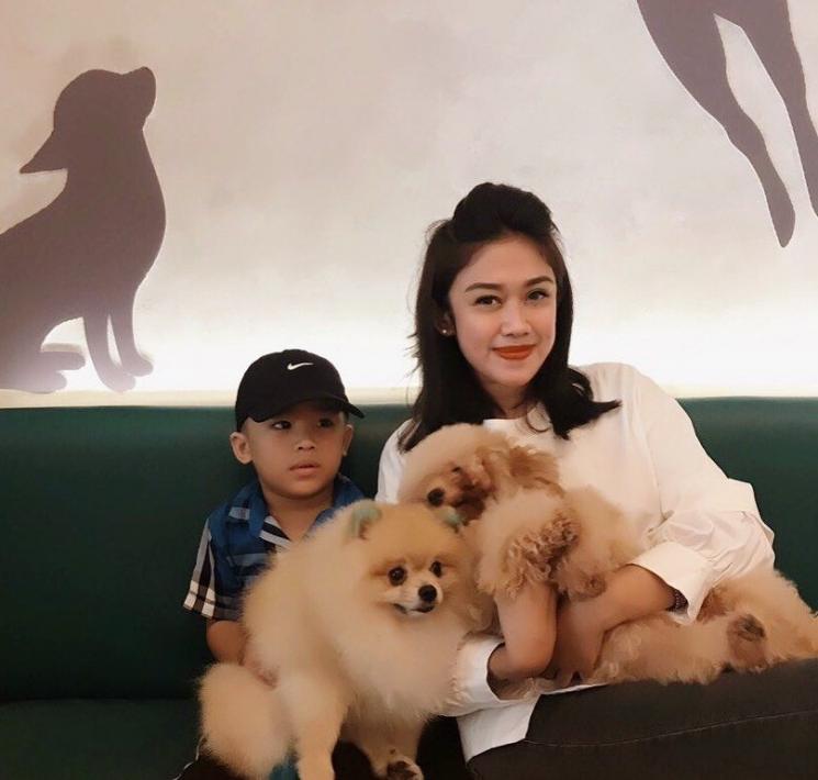 Oline Mendeng (Instagram.com/ollinemendeng)