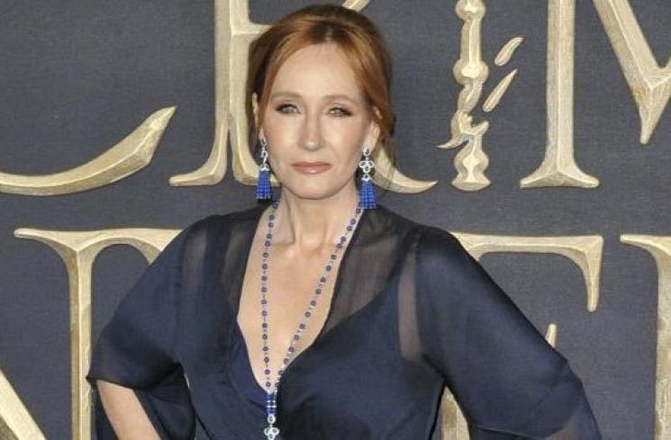 J.K Rowling (Hollywoodlife.com)