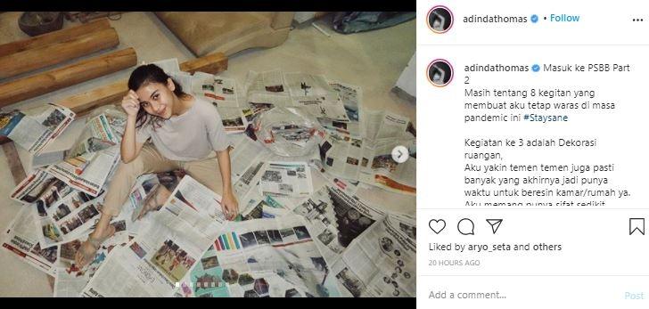 Sudut ruang kerja Adinda Thomas. (Instagram/@adindathomas)