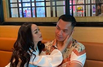 Paksa Kecup Bibir Suami di Tempat Umum, Zaskia Gotik: Sok Jual Mahal!