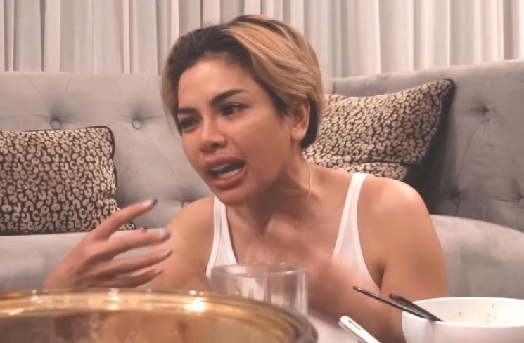 Rahmawati Kekeyi ditunjukin film bokep sama Nikita Mirzani. (Youtube/CrazyNikmirReal)