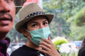 Buang Duit ke Lantai Dikatain Nanti Melarat Hidupnya, Nikita Mirzani Beri Respons Menohok