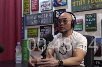 Gara-gara Dinar Candy Tak Pakai Bra, Deddy Corbuzier Sulit Konsentrasi