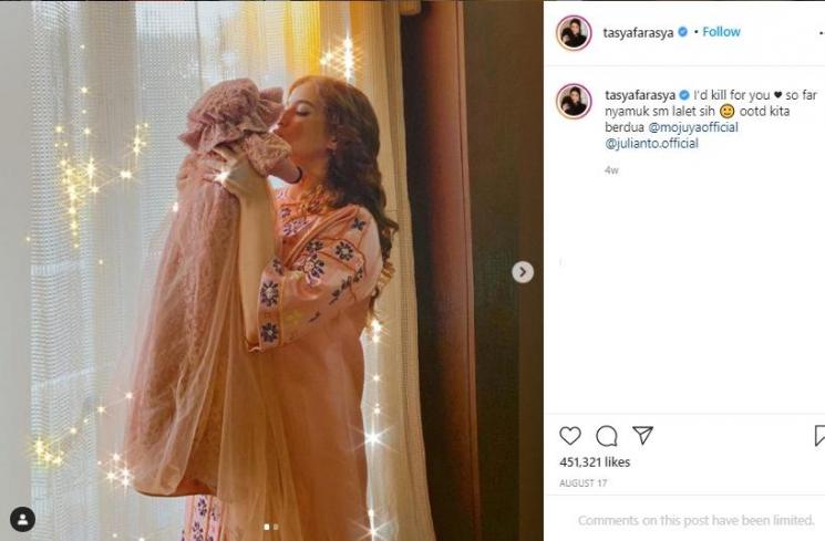 Baju mewah nan cantik baby Lily (Instagram.com/tasyafarasya)