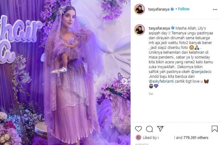 Sepatu heels baby Lily (Instagram.com/tasyafarasya)