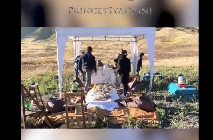 Syahrini saat berlibur bersama Reino Barack (Instagram.com/princesssyahrini)
