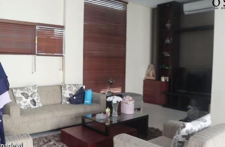 Rumah megah Astri Ivo. (Youtube/OkiSetianaDewi)