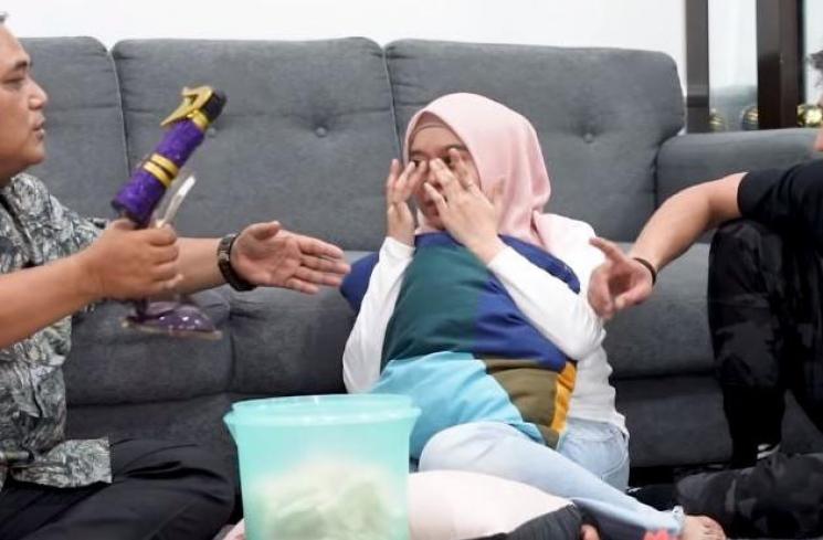 Paman Rizky Billar siap bela Lesty Kejora. (Youtube/RizkyBillar)