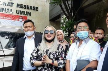 Sebelum Diperiksa Jadi Tersangka, Lia Ladysta Salat Tahajud Minta Petunjuk