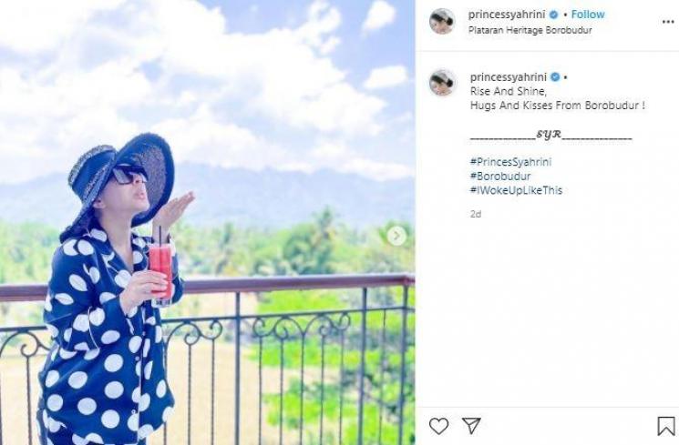 Syahrini ke Borobudur. (Instagram/@princessyahrini)