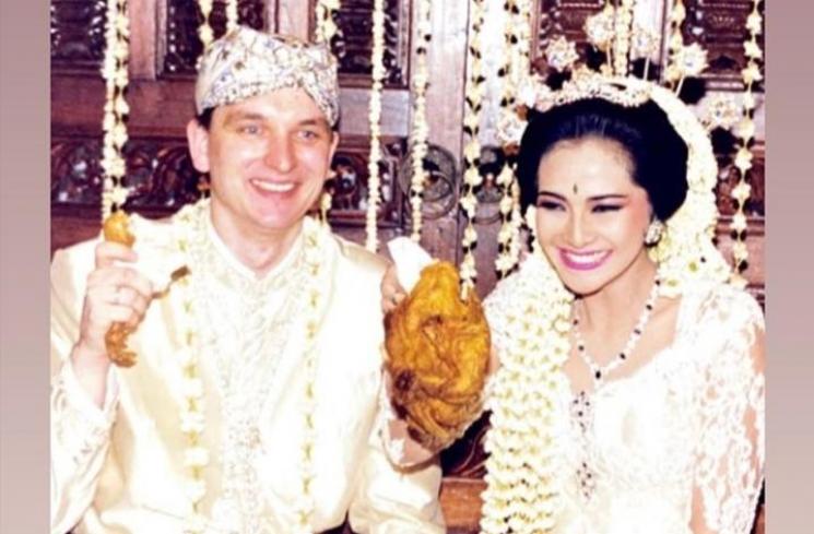 Anniversary Maudy Koesnaedi dan Frederik Johannes Meijer (Instagram/@maudykoesnaedi)