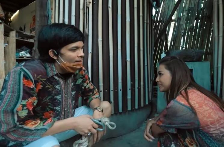 Atta Halilintar dan Aurel Hermansyah saat liburan di Bali. [Capture Youtube]