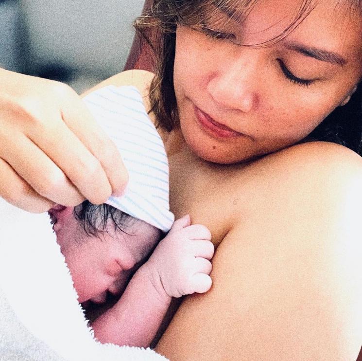 Titi Radjo Bintang melahirkan buah hatinya. (Instagram/@titiradjopadmaja)
