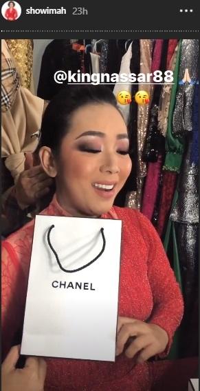 Soimah dapat kado dari Nassar. (Instagram/@showimah)