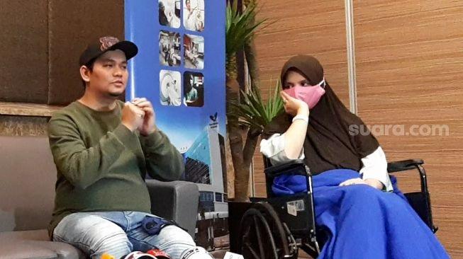 Indra Bekti dan istri, Aldilla Jelita (MataMata.com/Alfian Winanto)