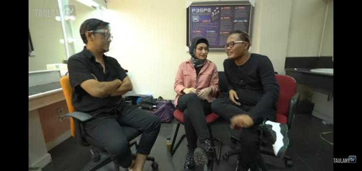 Sule lamar Nathalie Holscher di depan Andre Taulany (YouTube/Taulany TV)