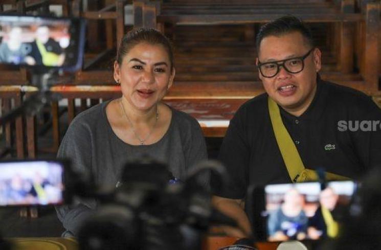Reza Bukan dan istrinya, Serevina Silaen (MataMata.com/Alfian Winanto)