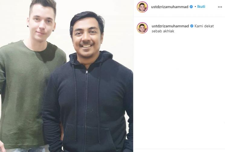 Stefan William bersama Ustaz Riza Muhammad (Instagram/@ustdzrizamuhammad)