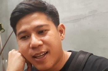 Turun ke Liang Lahat untuk Makamkan Sang Ayah, Tangis Nino RAN Pecah