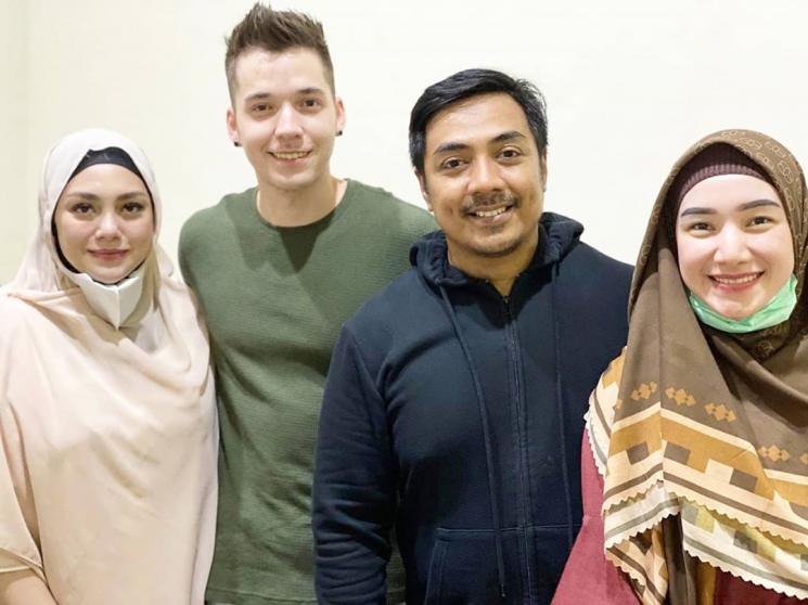 Stefan William, Celine Evangelista bersama Ustaz Riza Muhammad (Instagram/@ustdzrizamuhammad)