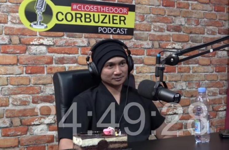 Anji saat hadir dalam Podcast Deddy Corbuzier (Youtube.com/DeddyCorbuzier)