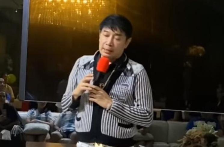 Kesaksian Adjie Notonegoro di sebuah gereja (Youtube.com/GerejaMulaMulaByBenviela)