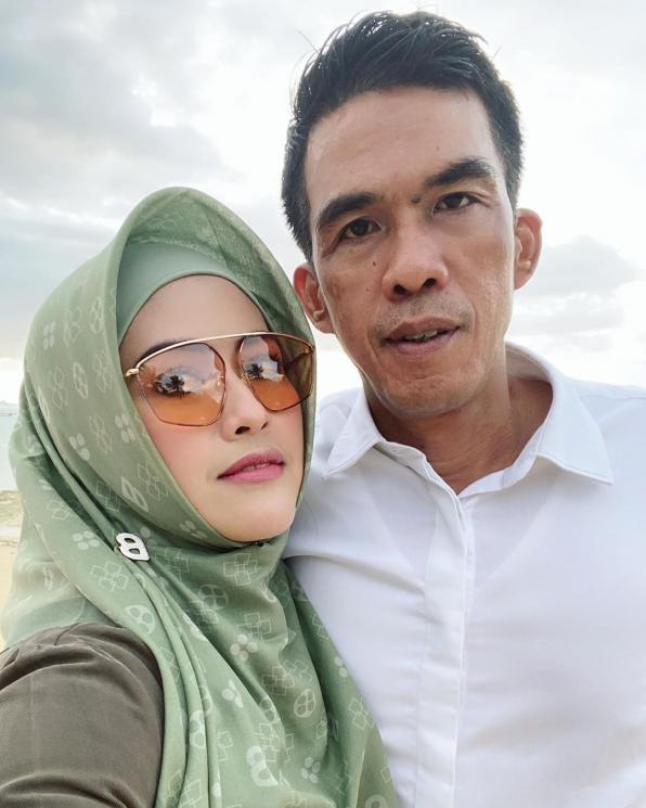 Meggy Wulandari bersama suami baru (Instagram/@meggywulandari_real)