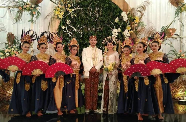 Acara pernikahan Ovi Dian dan Helmi Rahman (Instagram.com/stmaheswari)