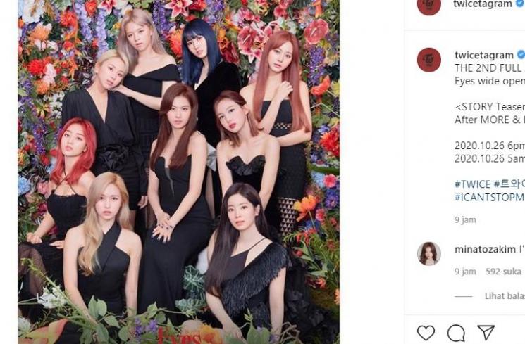 TWICE (Instagram.com/twicetagram)