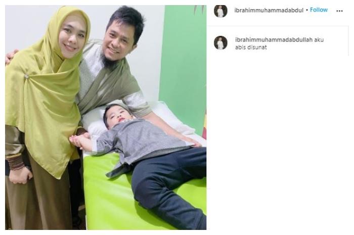 Anak Oki Setiana Dewi sunat di Mall. (Instagram/@ibrahimmuhammadabdul)
