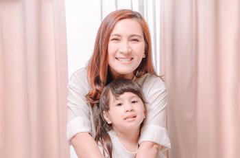 Jarang Disorot, 5 Keseruan Keluarga Jennifer Arnelita saat Berlibur