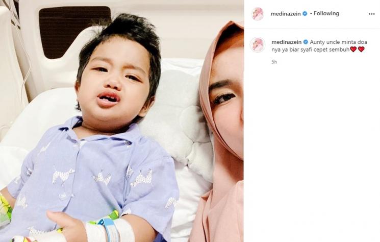 Putra Medina Zein sakit. (Instagram/@medinazein)
