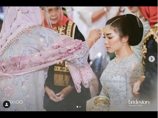 Malam Bainai Nikita Willy (Instagram.com/thebridestory)