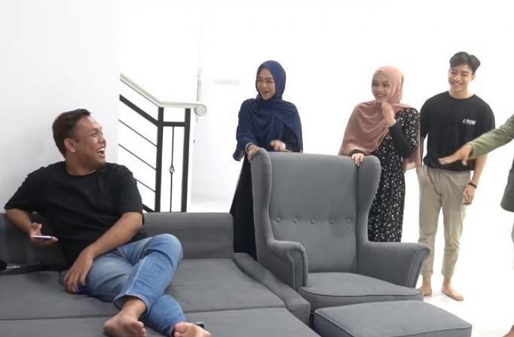 Rumah Putri Delina. (Youtube/RicisOfficial)