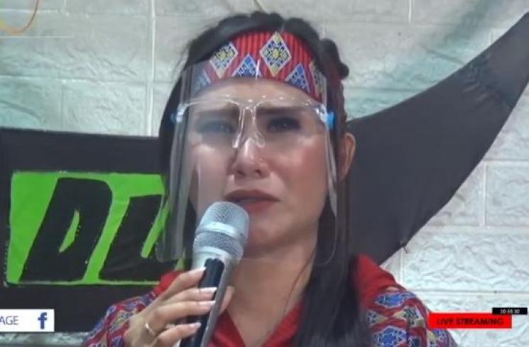 Eny Sagita menangis saat ceritakan Nella Kharisma (Youtube.com/ENYSAGITATV)